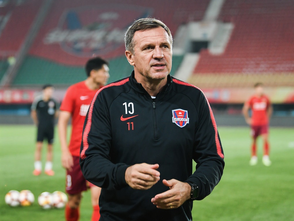 球员们将接 球员们将接