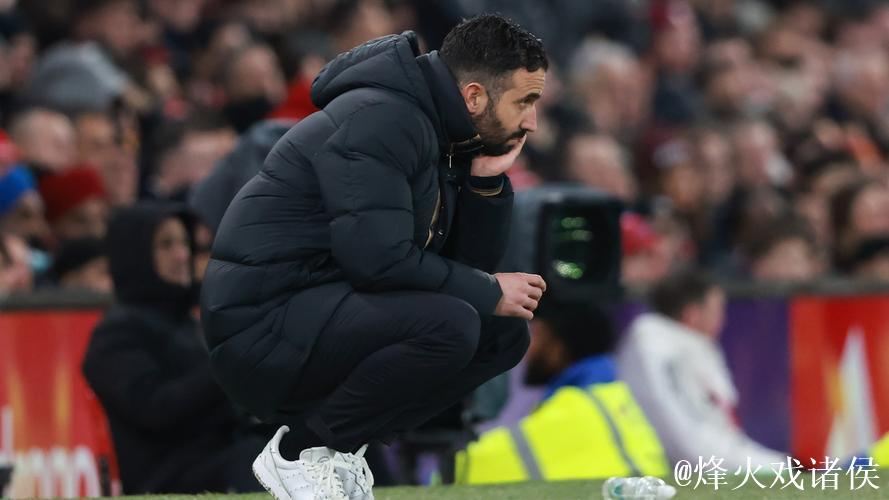 詹俊：阿莫林尝试变阵442风险过高，本场效果不佳