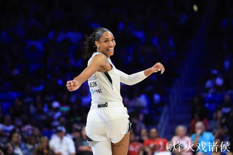 阿德巴约与女友的故事:硬实力碾压,逼得女篮传奇娇嗔认输 阿德巴约与女友的故事:硬实力碾压,逼得女篮传奇娇嗔认输