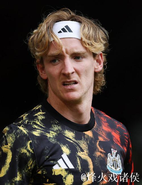 英联杯-伊萨克破门戈登建功 阿森纳0-2纽卡斯尔