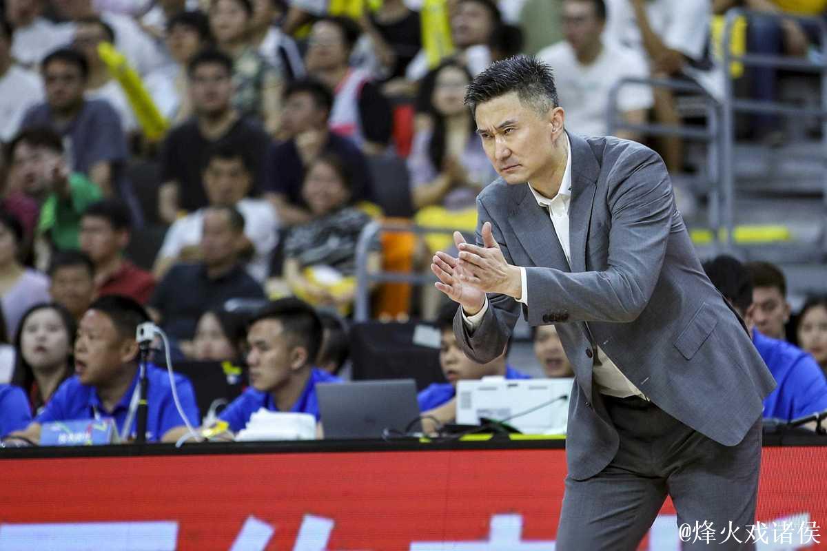 杜锋：年轻队伍把比赛想简单了 有起伏很正常